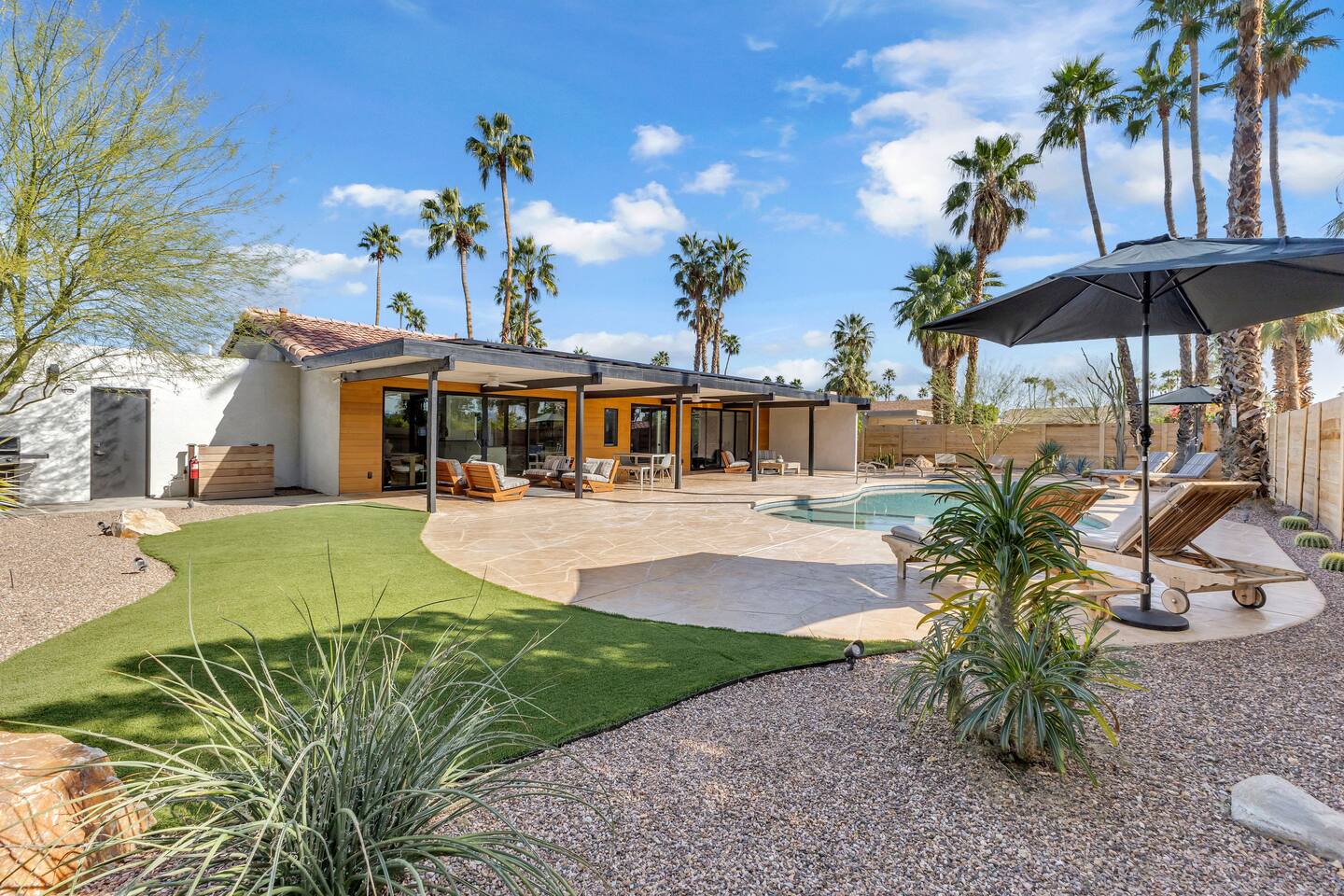 Desert Escape- Pool, Spa & Mountain Views