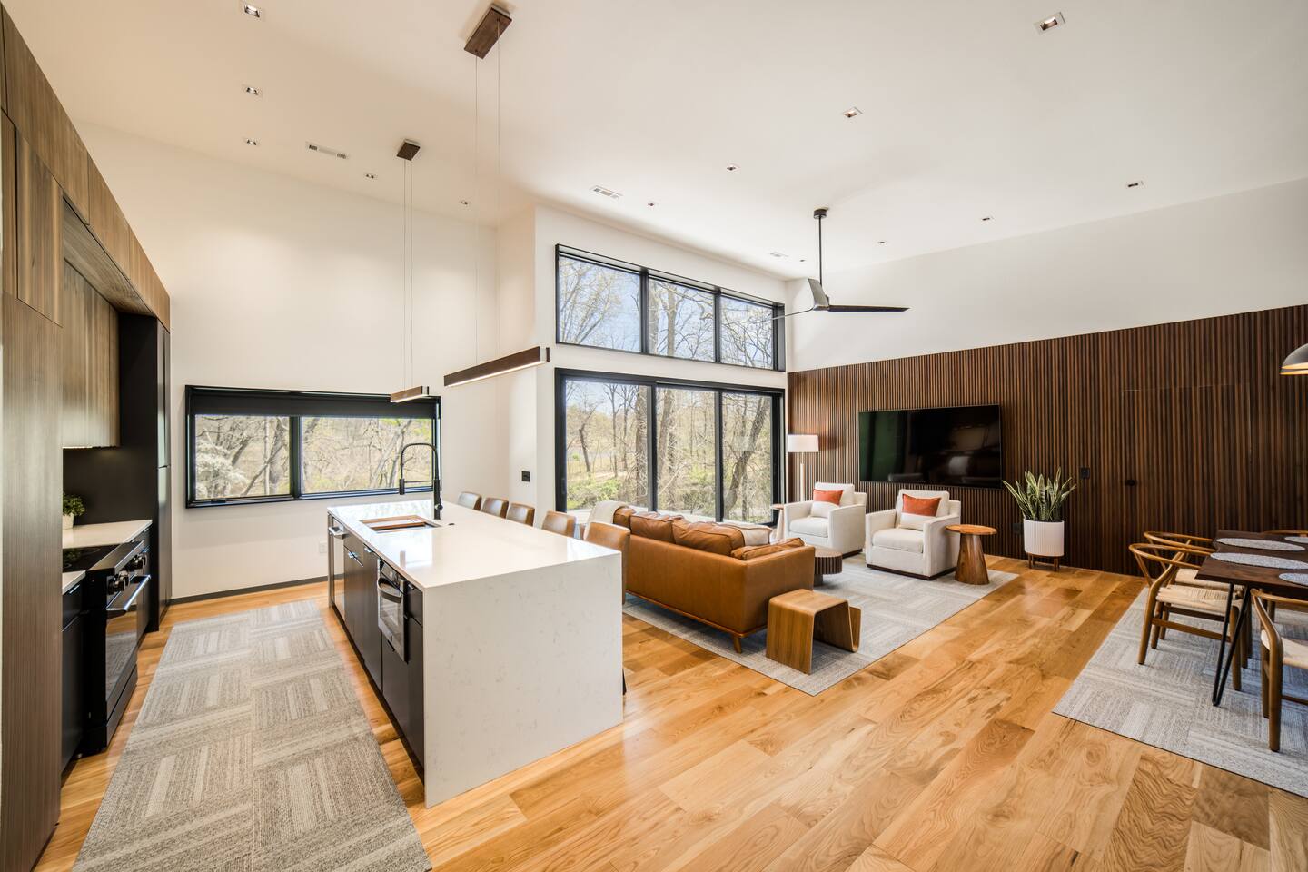 Bike House 3 Downtown Trailside Main House