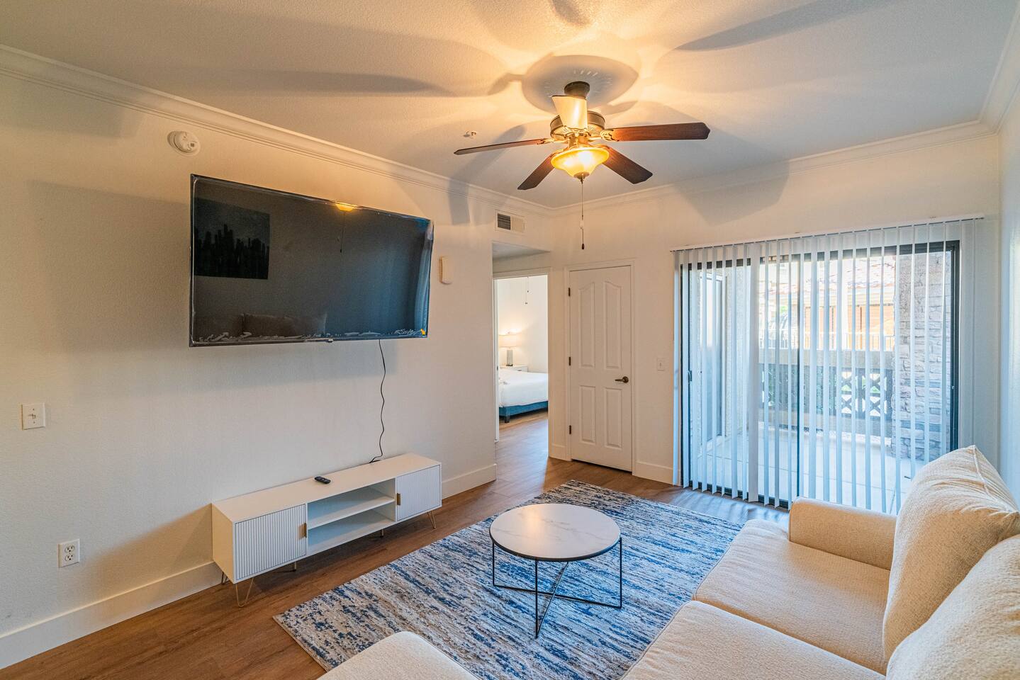 Bright 1BR/1BA + Fitness Center + Gym + Laundry