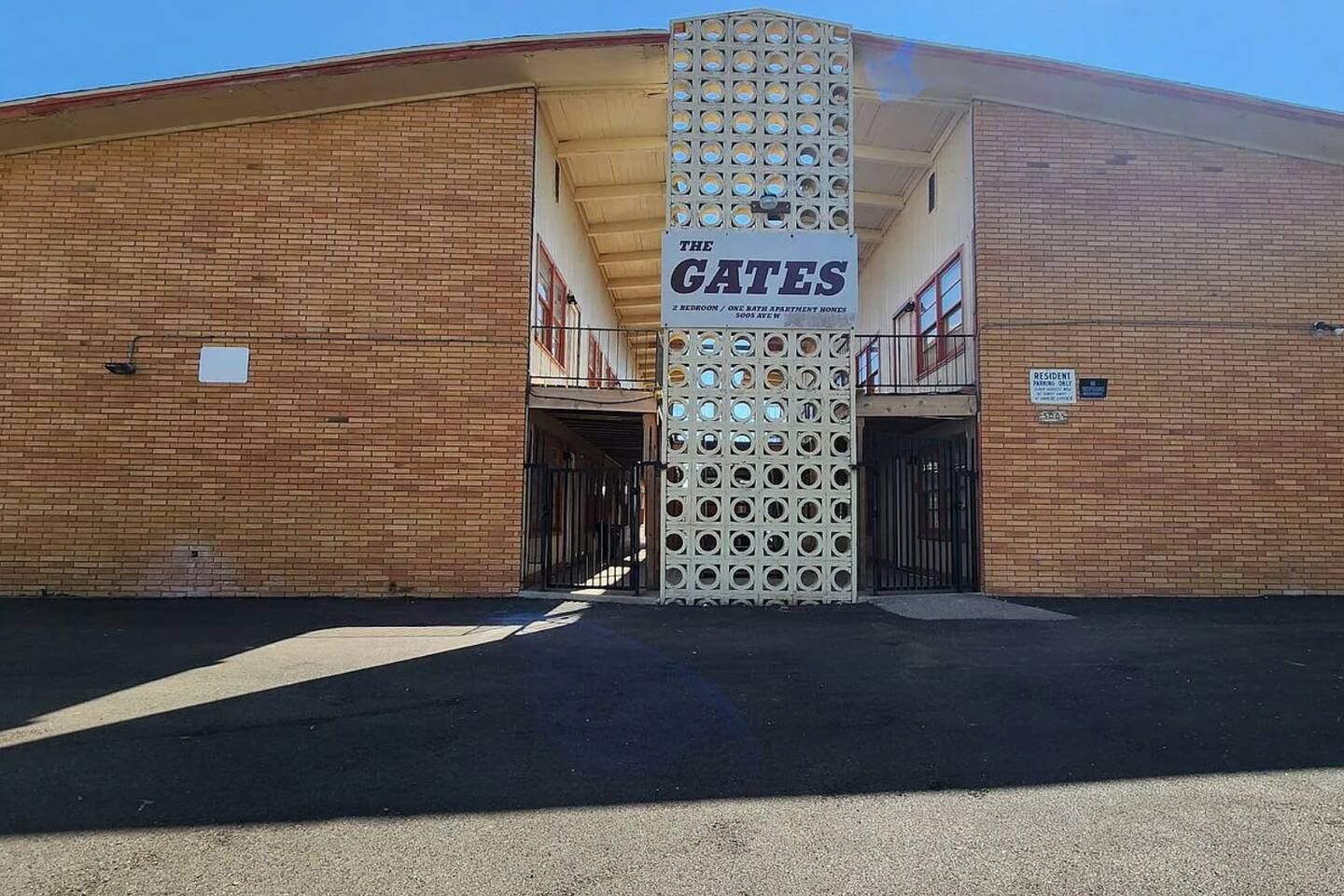 Clean & Affordable|2 BR/1BA - Unit 4|Central LBK