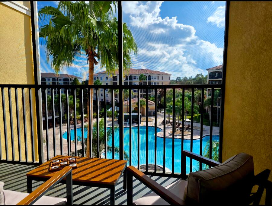 Disney Area Renovated 3 BR Pool & Lake View Condo