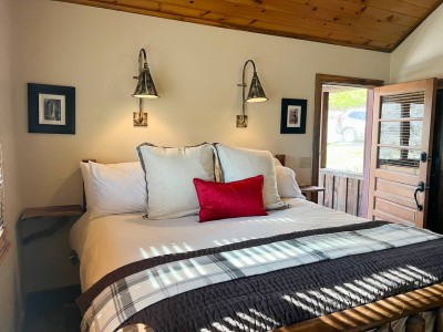 Cabin w outdoor Fireplace, Spa, Walk to Banner Elk photo 9