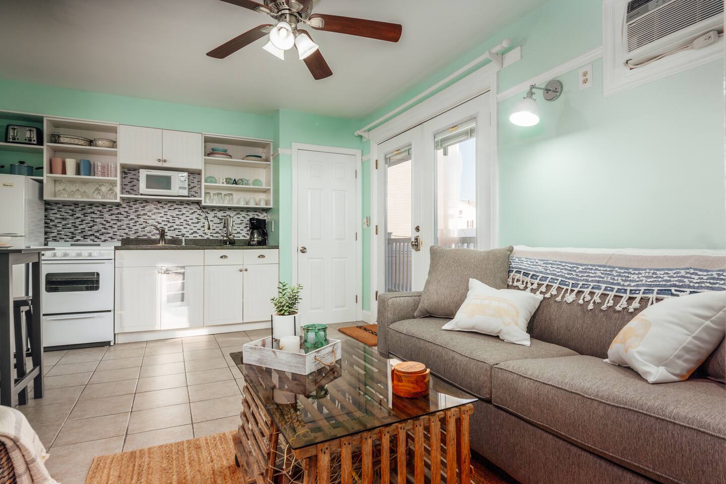 2 Bedrooms, Steps to Sand, Heart of Hampton Beach