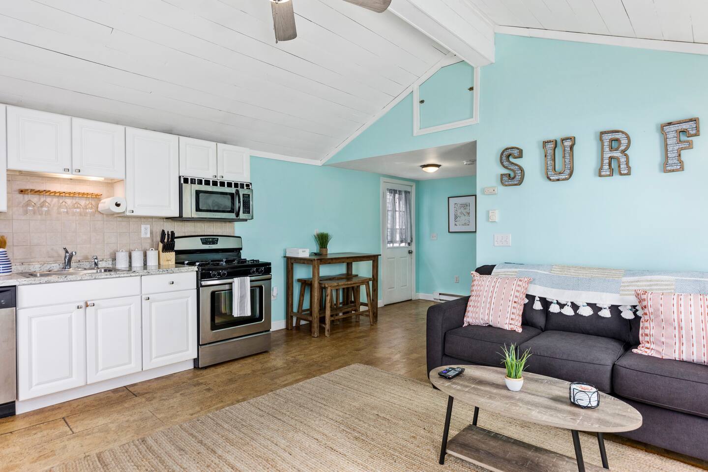 2 Bedrooms, Steps to the Beach, Pet Friendly