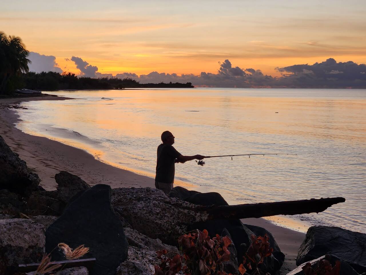 Beach Front Family House 1st Floor Solar Backup AC