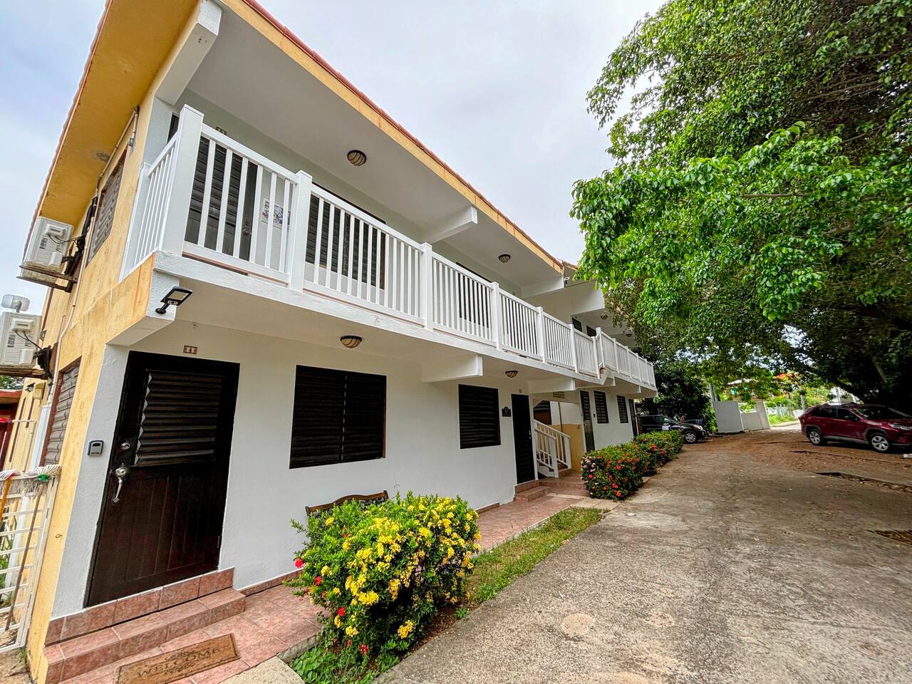 Near Airport, Beach, Car Rentals Cozy Apartment