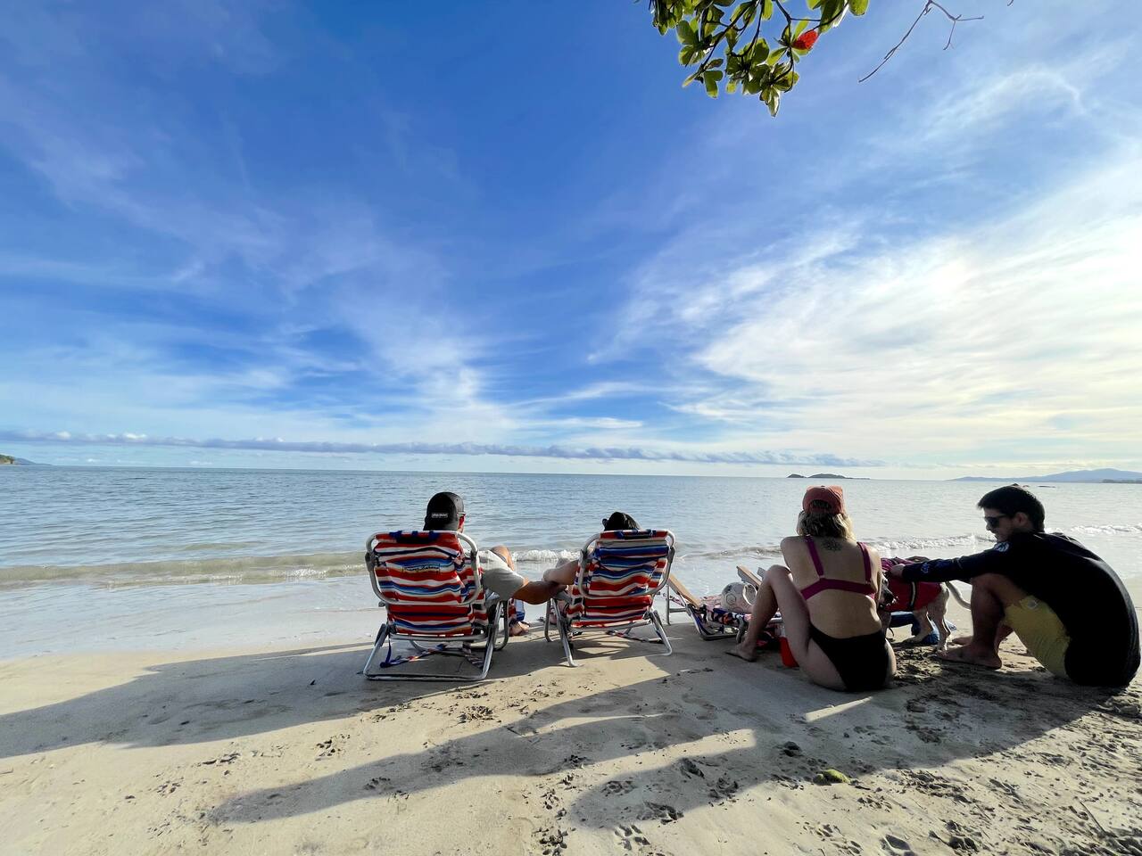 1st Floor | King Bed | Walk to the Beach & Pool