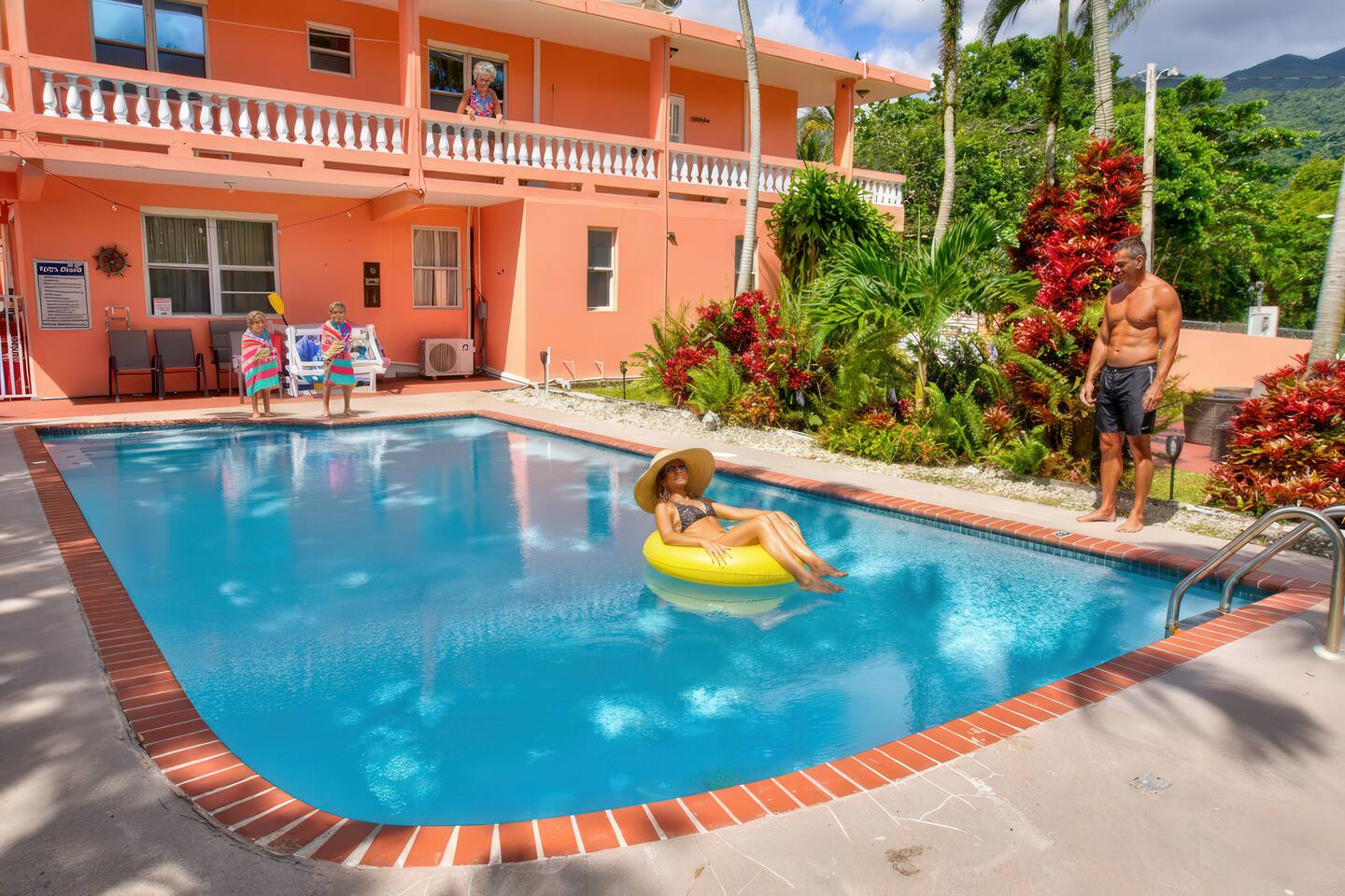 Peaceful Secluded House with SolarPwr & Pool