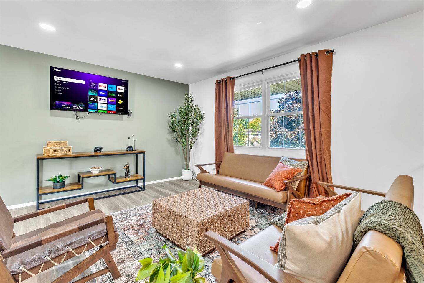 Modern Comfort Near Chicago | 4BR • Sleeps 10 • Pet-Friendly