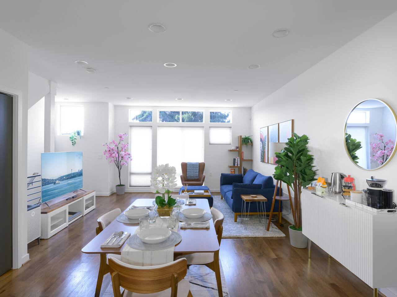 Modern Townhouse | Walk to Restaurants & Cafes