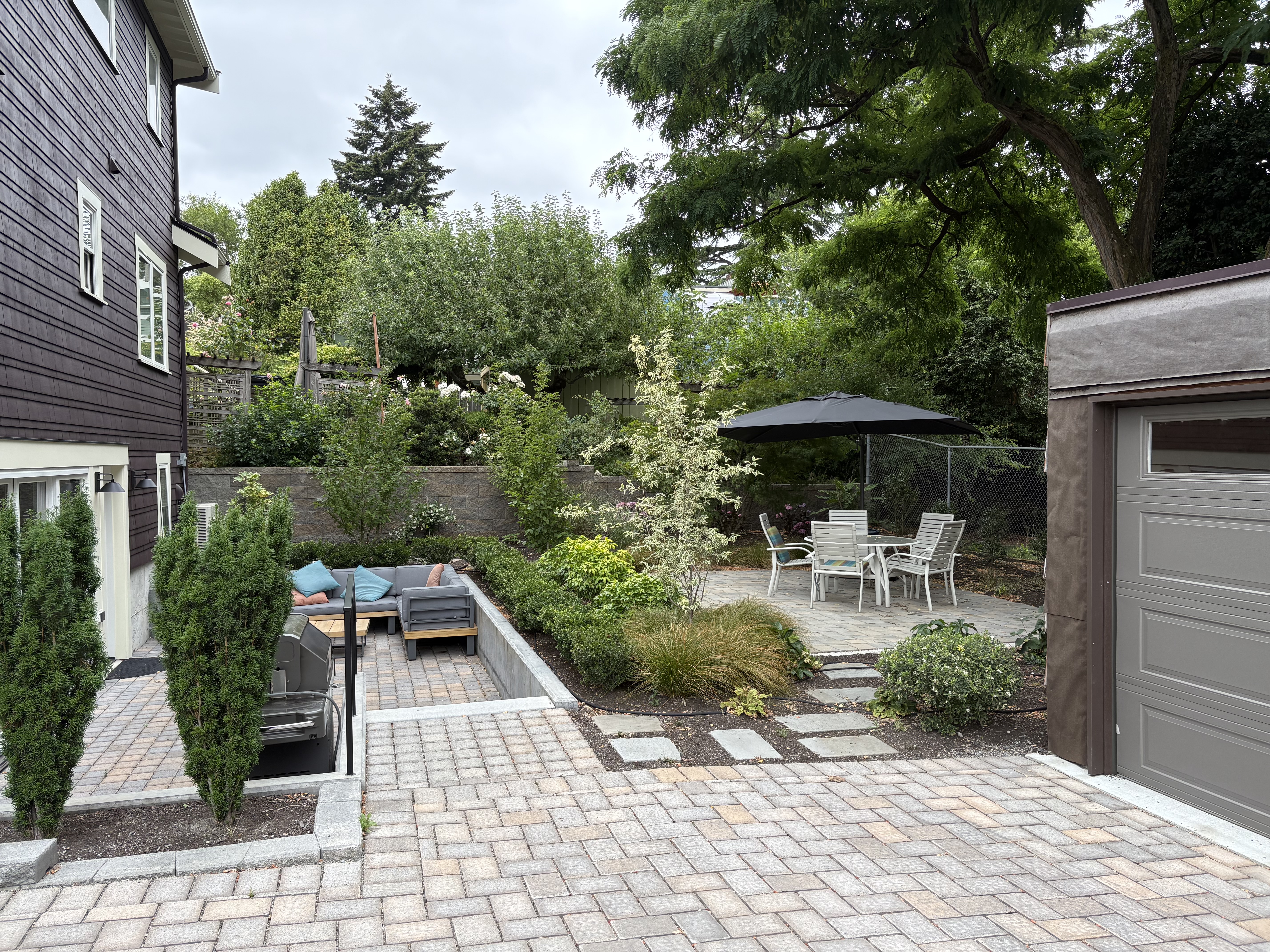 North Lake Union King Spa Suite + Walk to Dining + Upscale Chef's Kitchen + Outdoor Lounge