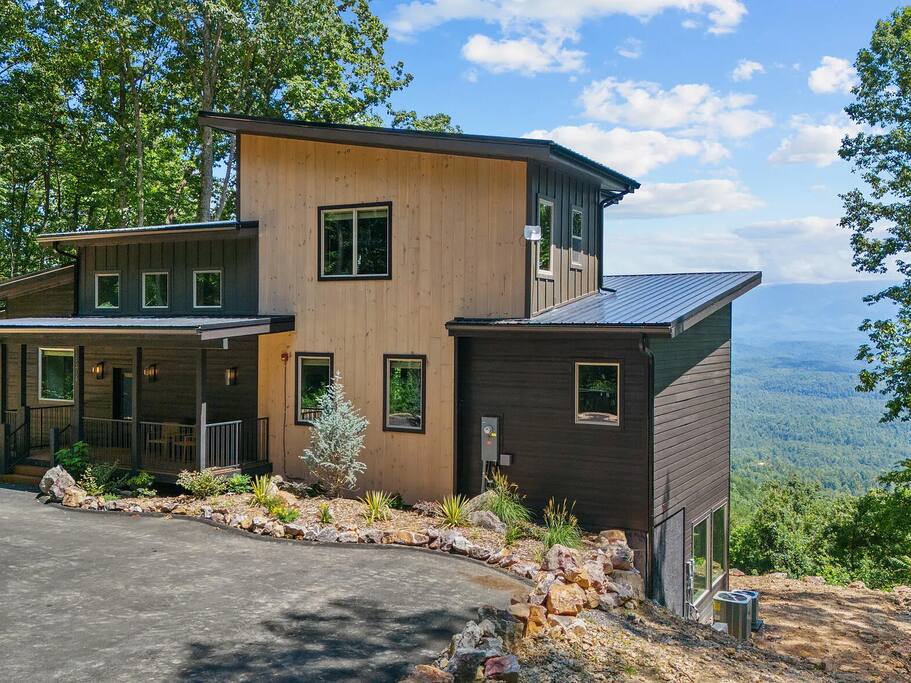 Luxury 6BR Cabin | Pool, Theater, Fire Pit, Views