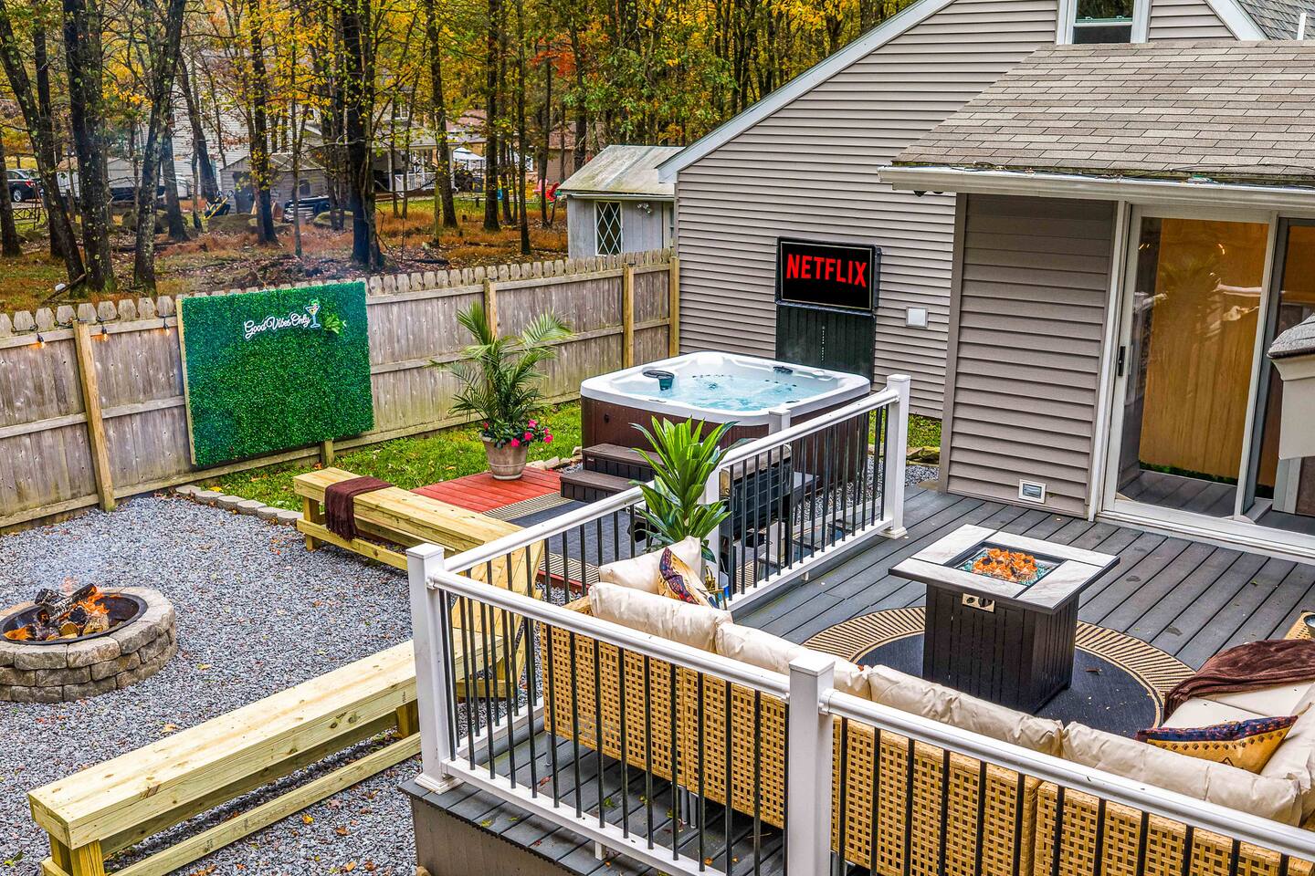 Charming Cabin in the Woods w/Hot tub & Firepit