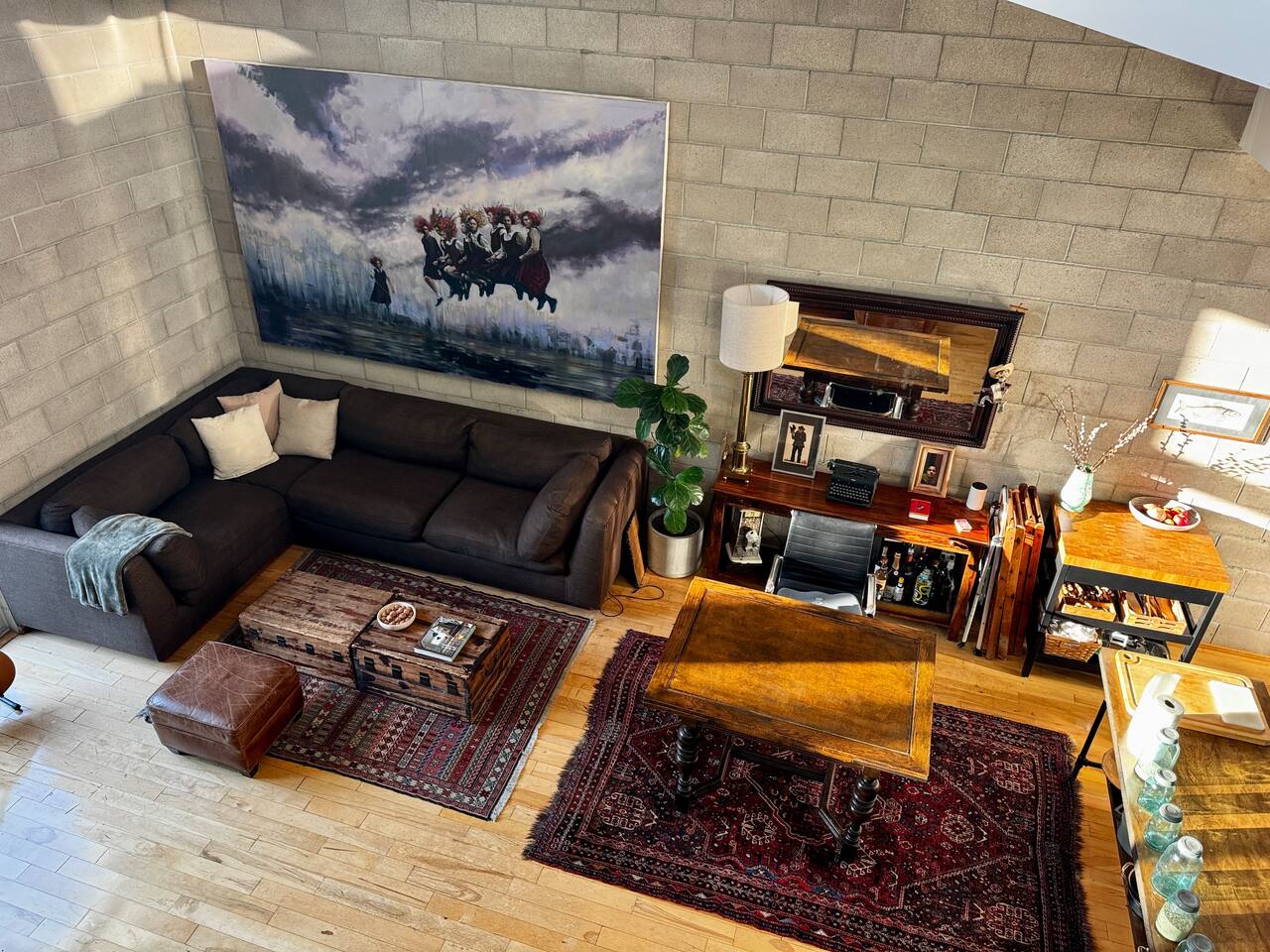 Designer Melrose Loft w/ Rooftop Deck & Parking