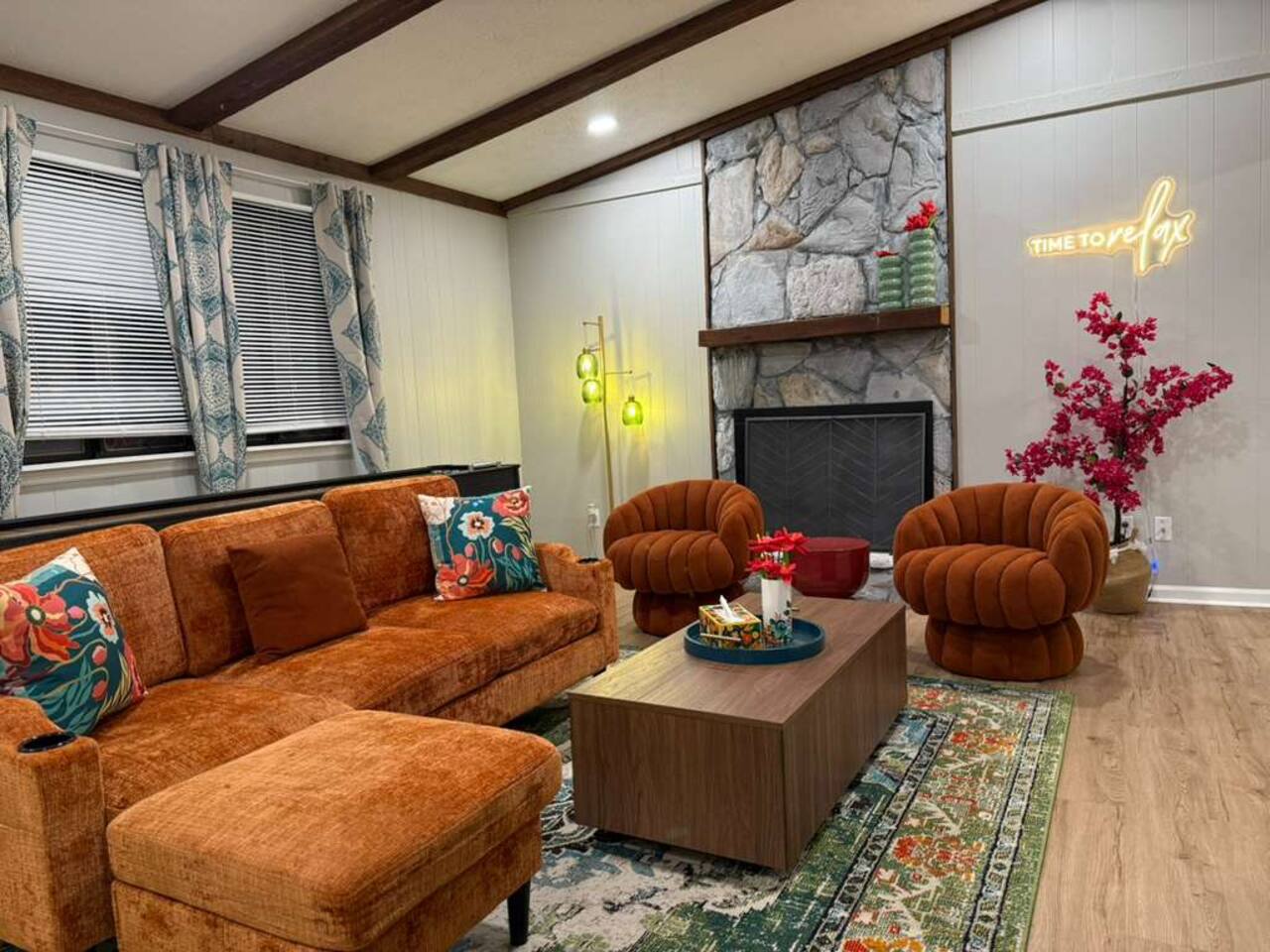 3BR Colorful Haven | Cozy North Columbus Retreat!