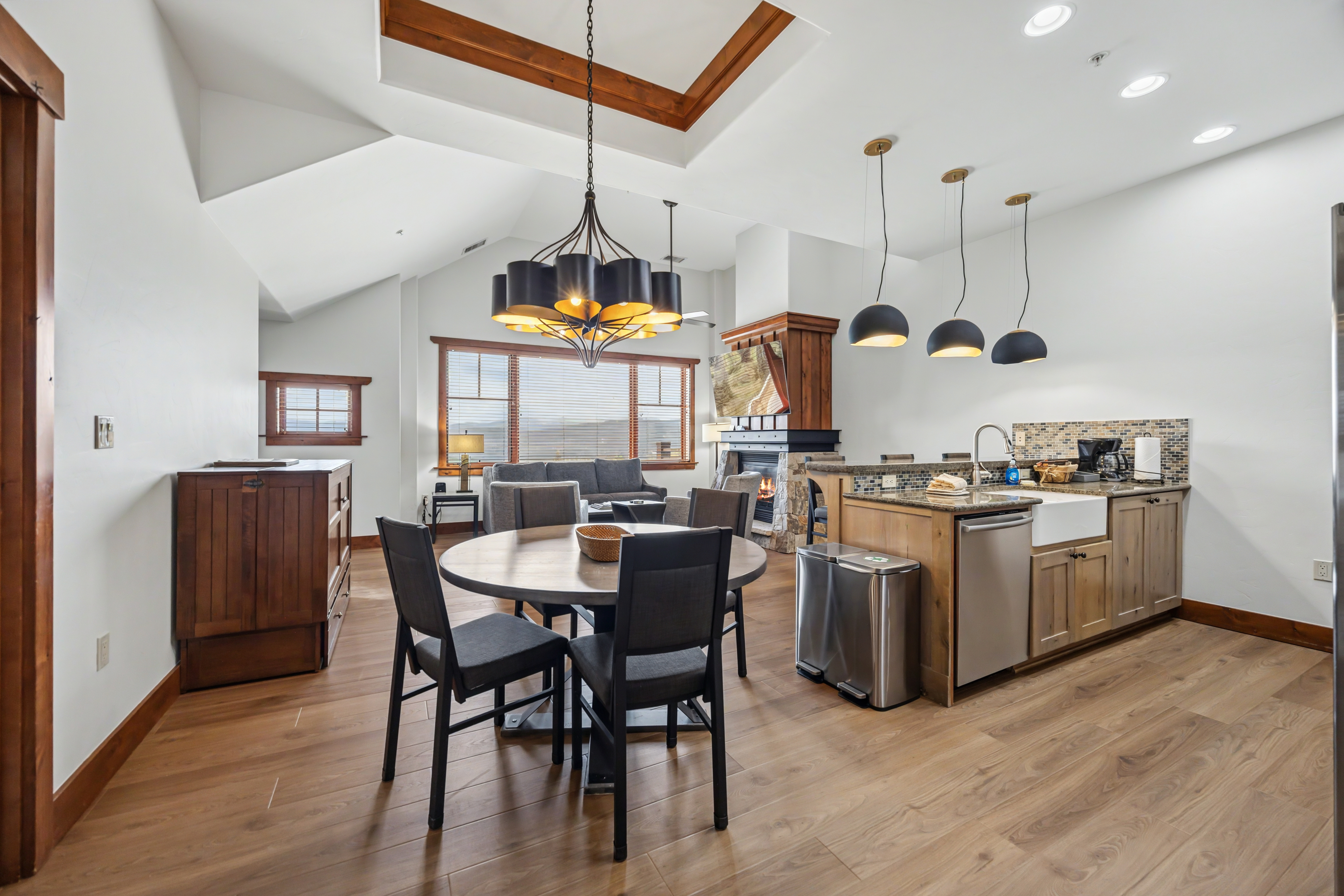 One Ski Hill 8510 Peak 8 Ski In Ski Out Penthouse with Murphy Bed and Premium Amenities — 2