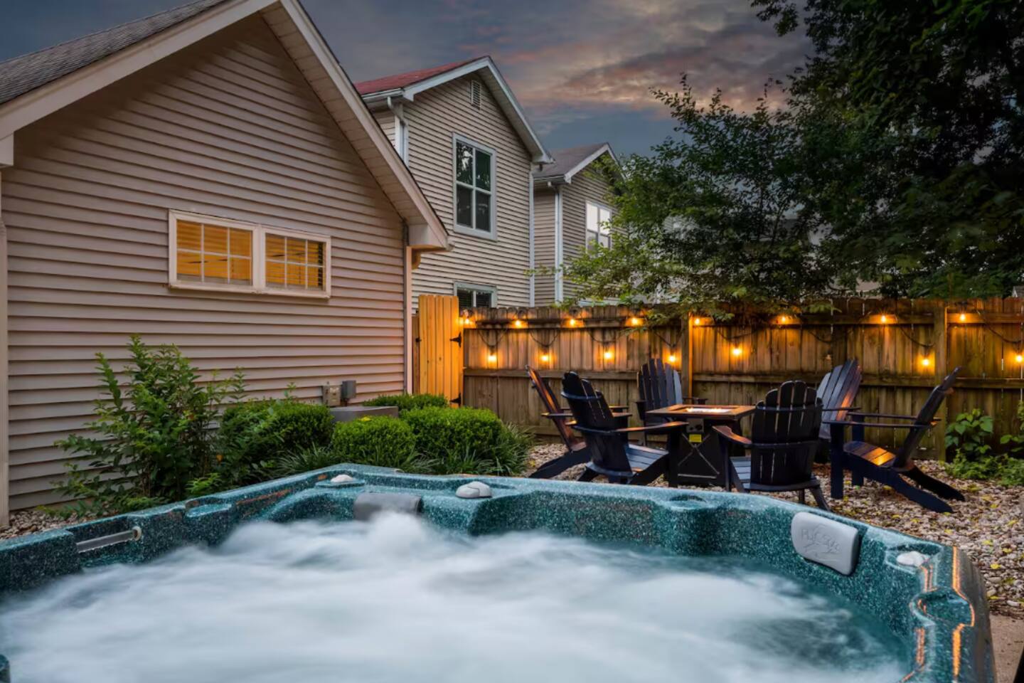 The Long Shot ~ Mini Golf, Hot Tub, Fire Pit, BBQ