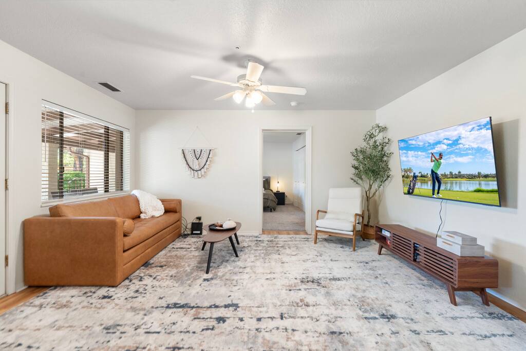 Canyon Glow Getaway – 2BR Near Trails & Shops