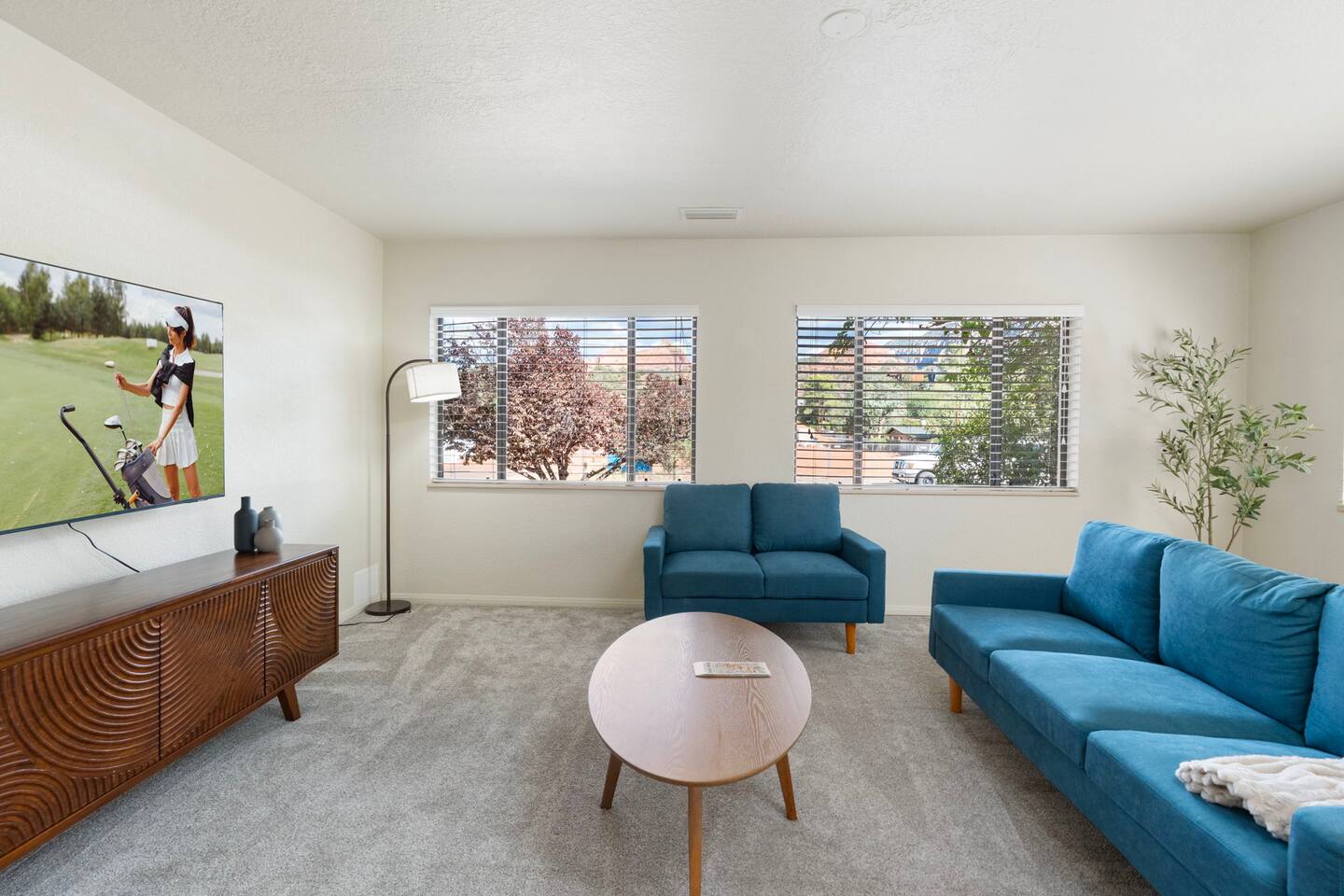 Amber Skies Retreat – 2BR with Views