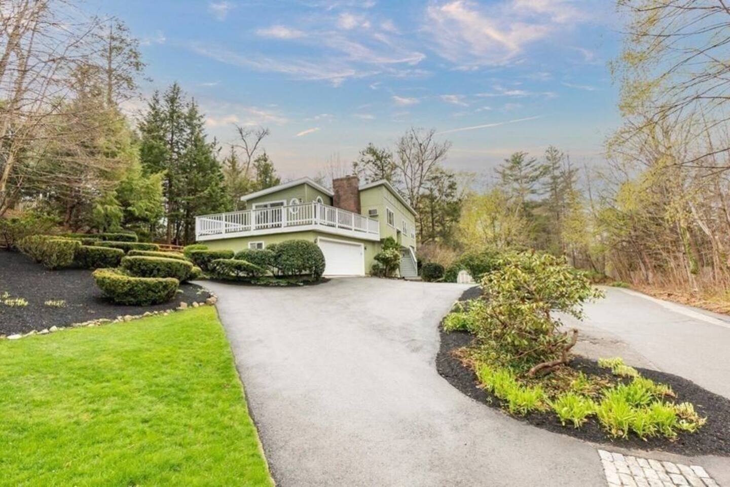 Manchester by the Sea|Outdoor Fireplace|King Bed