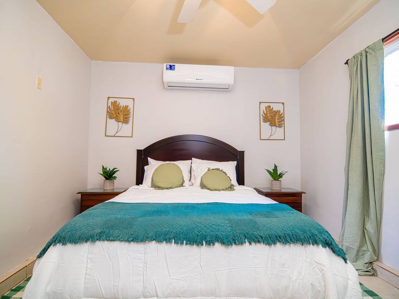 West Bay Condo • Kitchen • Shuttle • Dive 10%