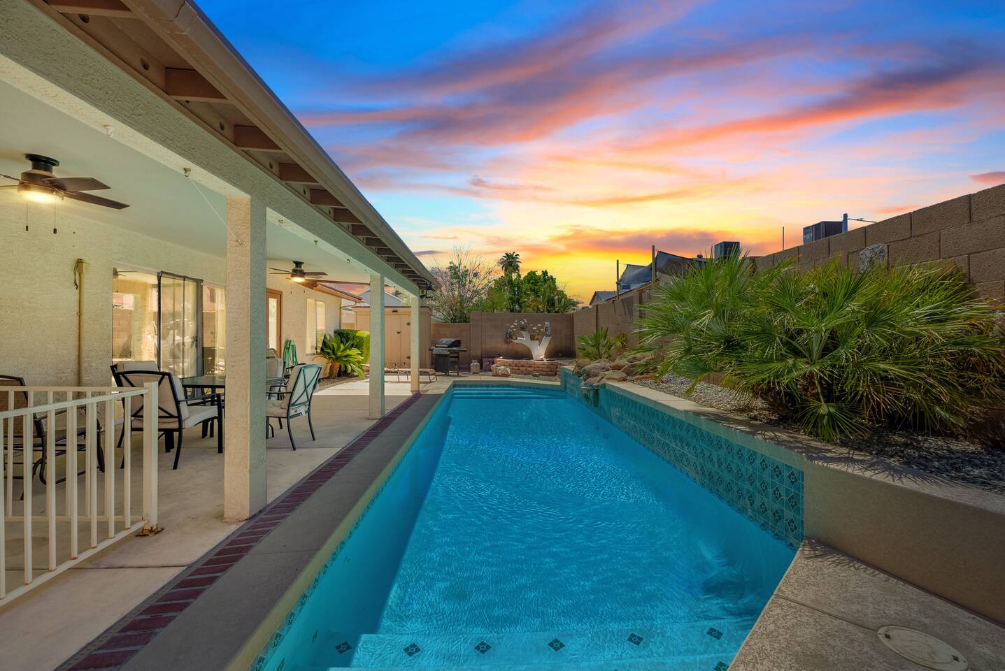 Prime Location Only 3-mins From Westgate/Stadium!