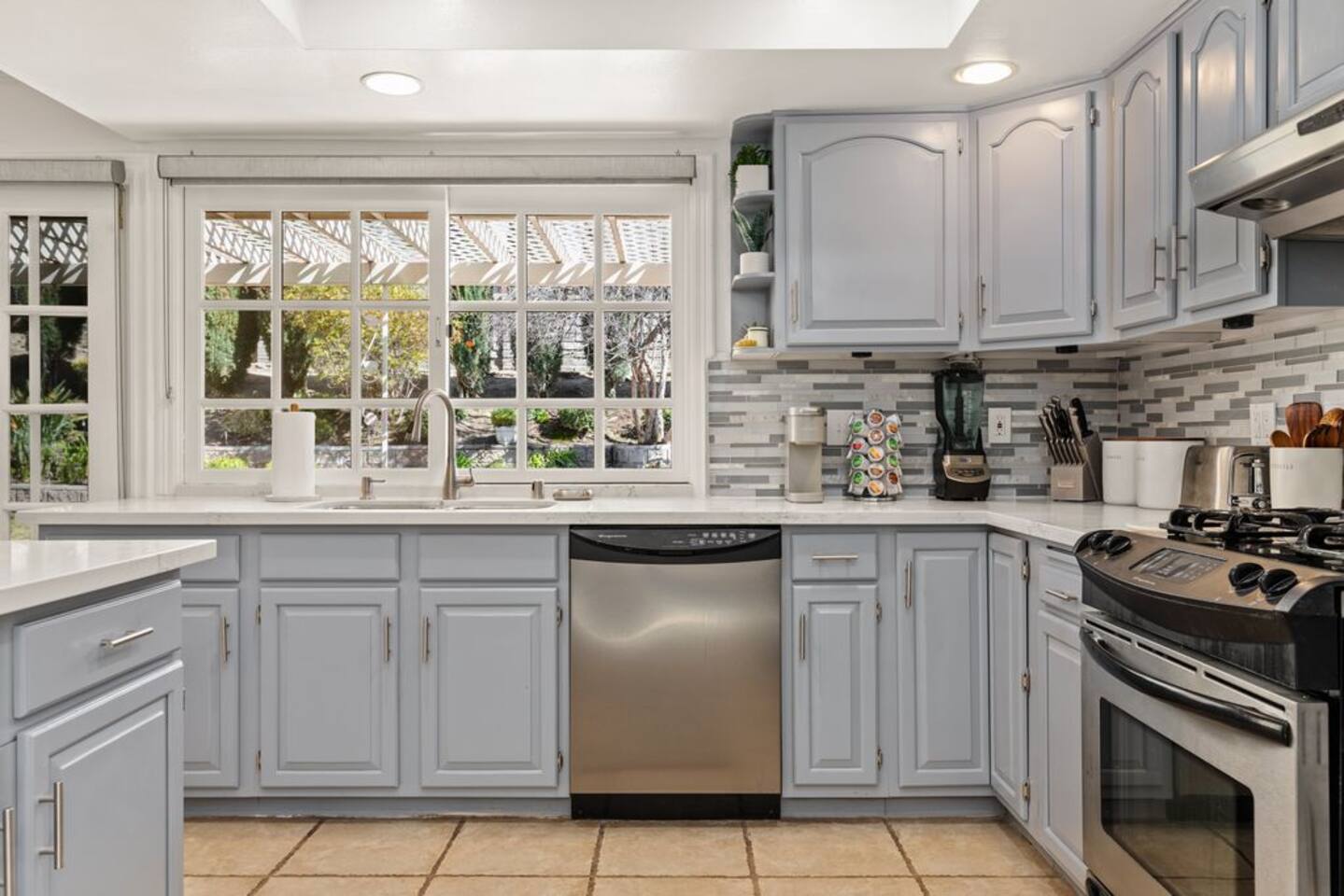 Goode HOMES Stunning Home w/ Beautiful Backyard