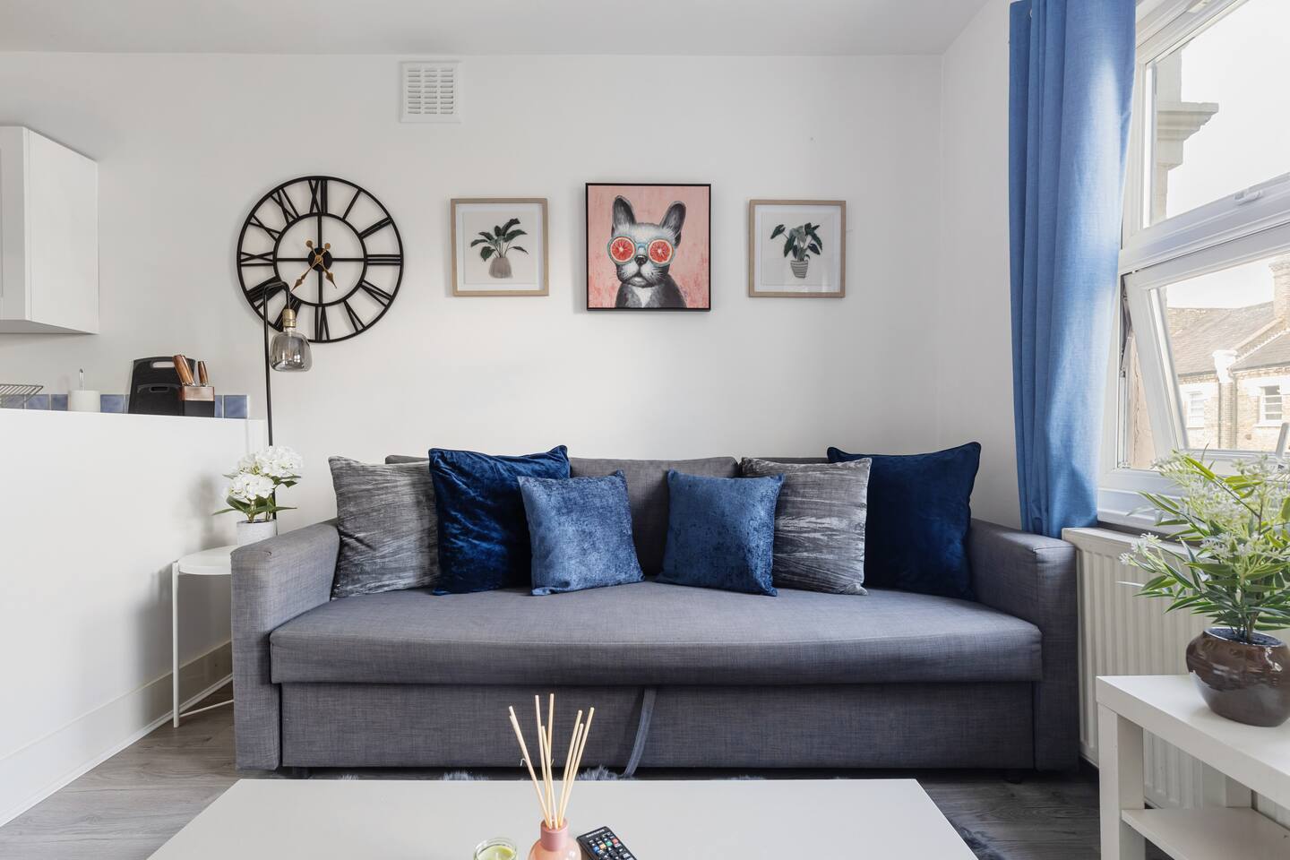 Modern 3-Bed Stay - Bright, Spacious & Central