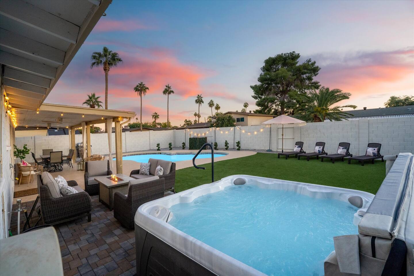 Stylish Desert Family Getaway + Pool