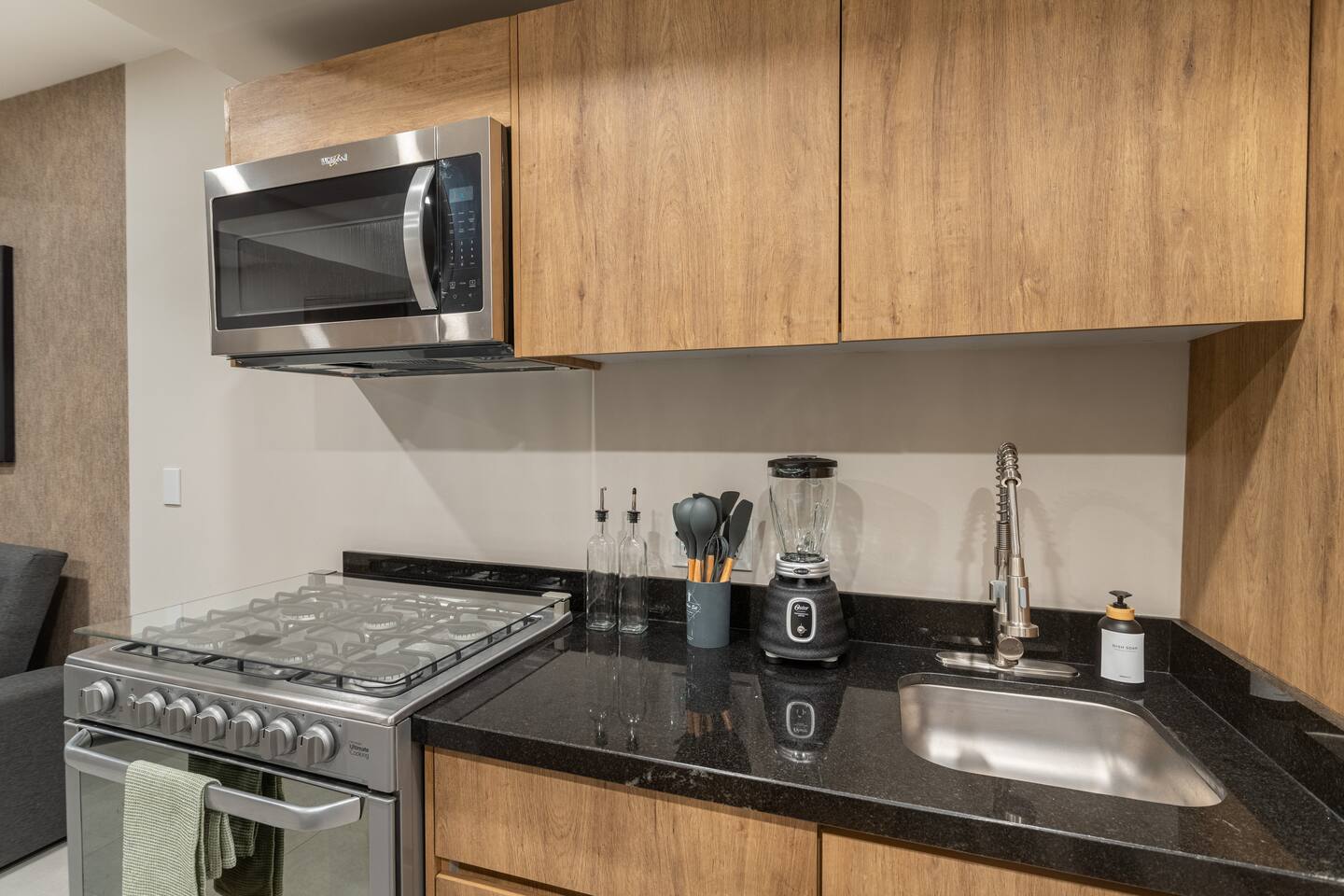 Perfect location, 5 guests, gym, parking - foto 4