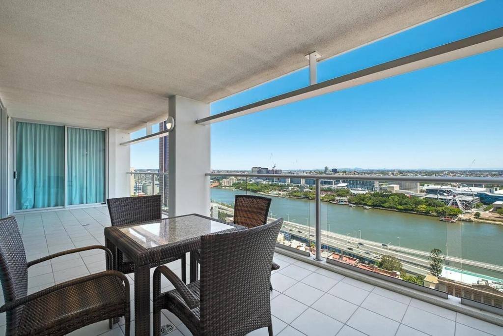 Hampton's Haven on Level 17 in Casino Towers