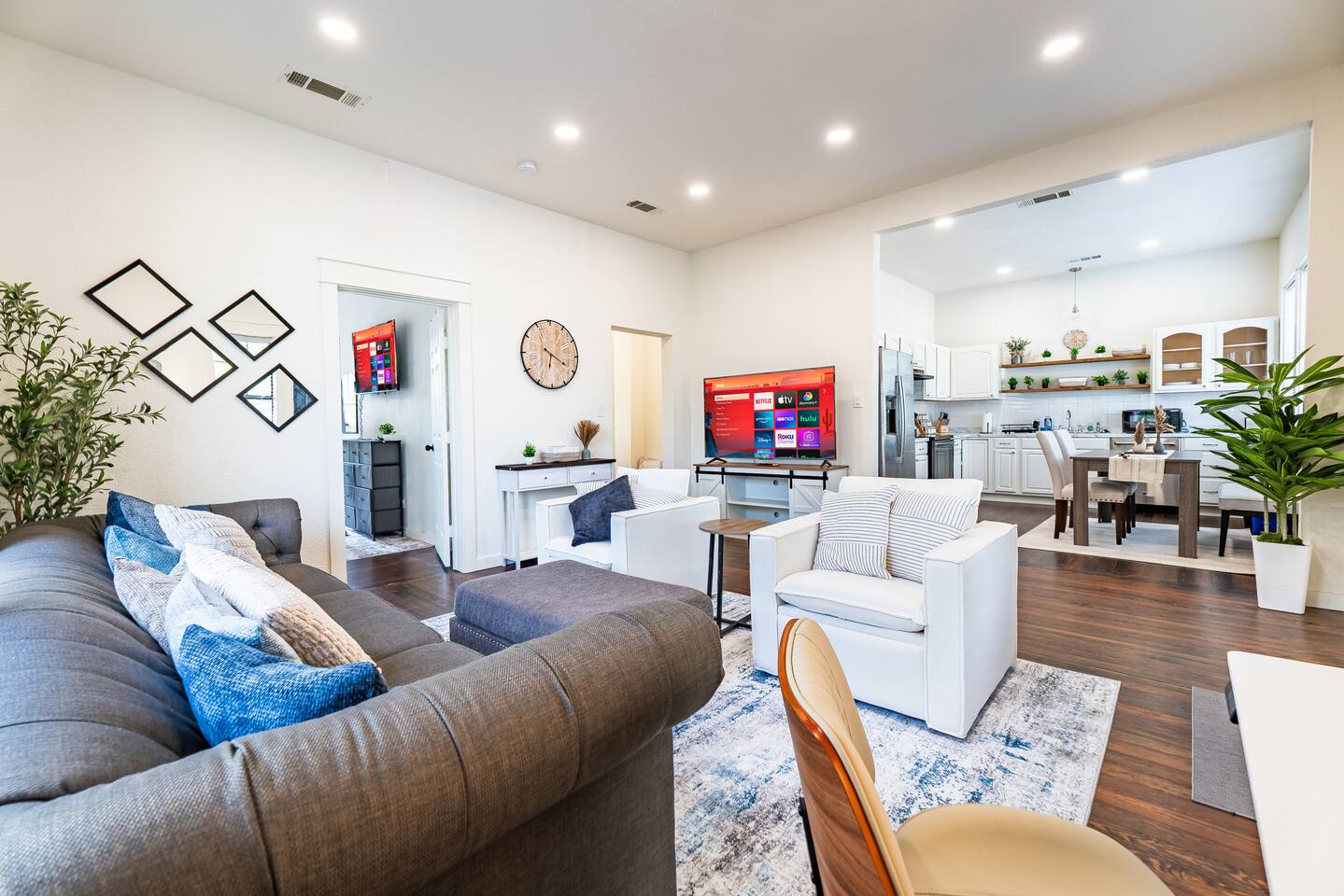 3BD/2BA Dedicated Workspace, King Bed, Pets Ok