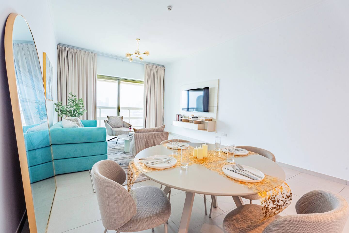 Saadiyat Luxury Escape Walk to Beach & Museum