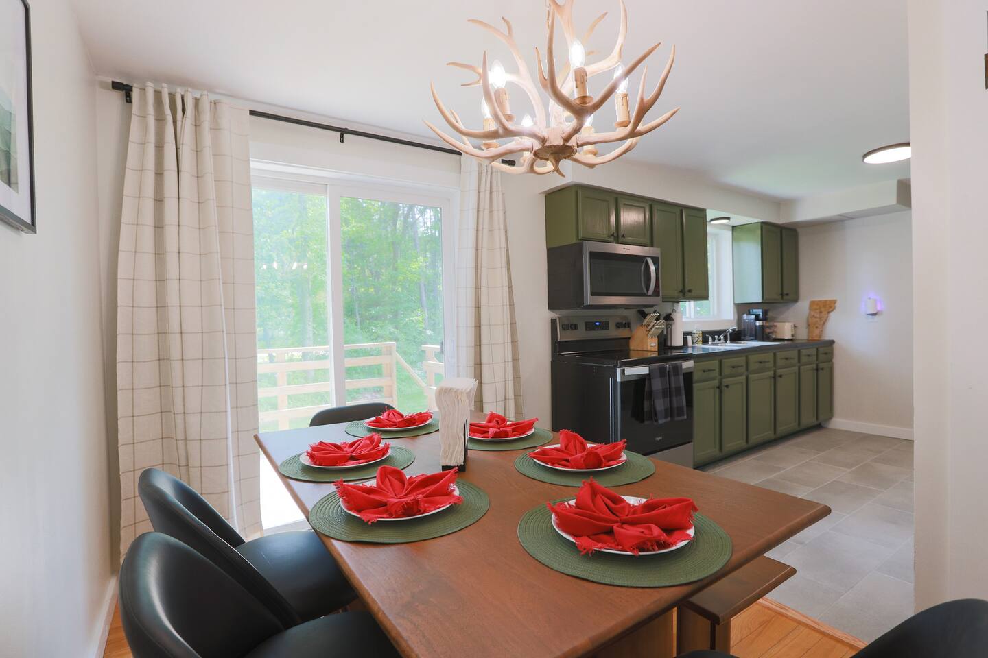 The Green Mountain Escape | Near Trails & Lake
