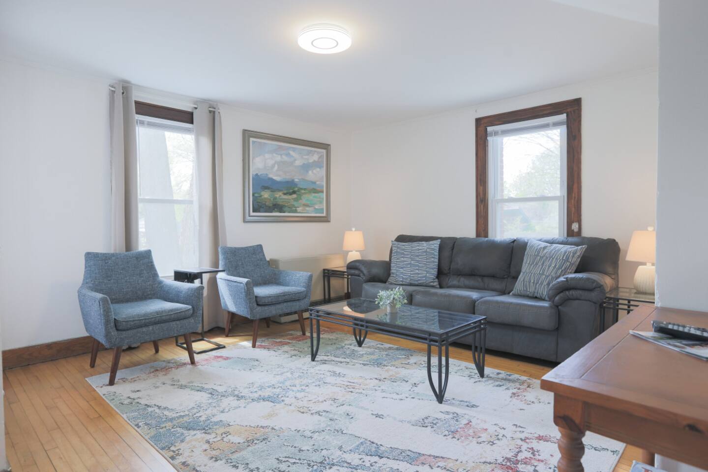 Charming Downtown 2BR • Walk to Church St & Water
