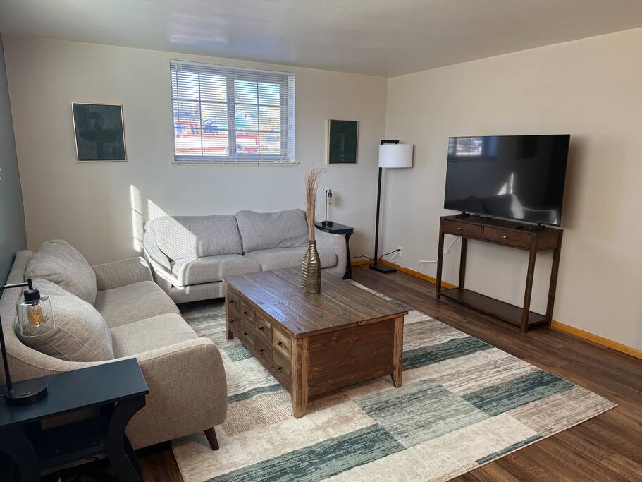 Garden-Level Gem – Fresh, Colorful, Great Location