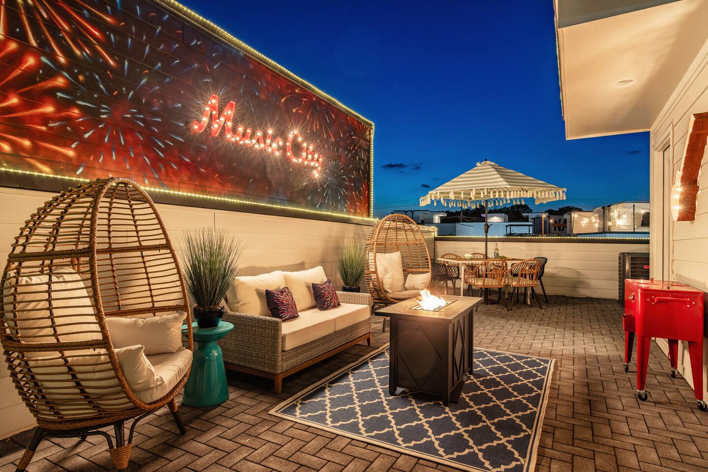 Skyline Rooftop • Game Room • Sonos Audio - Holiday Home