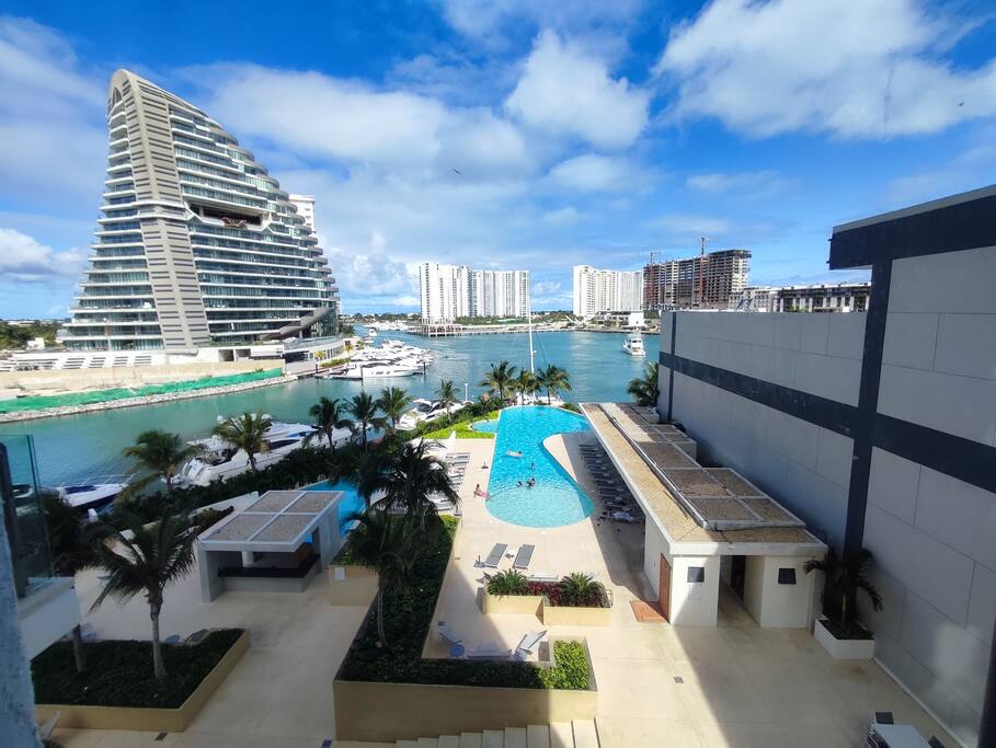TOP/2BR/Beautiful Marina Condo/2 Balcony/Pool/Gym