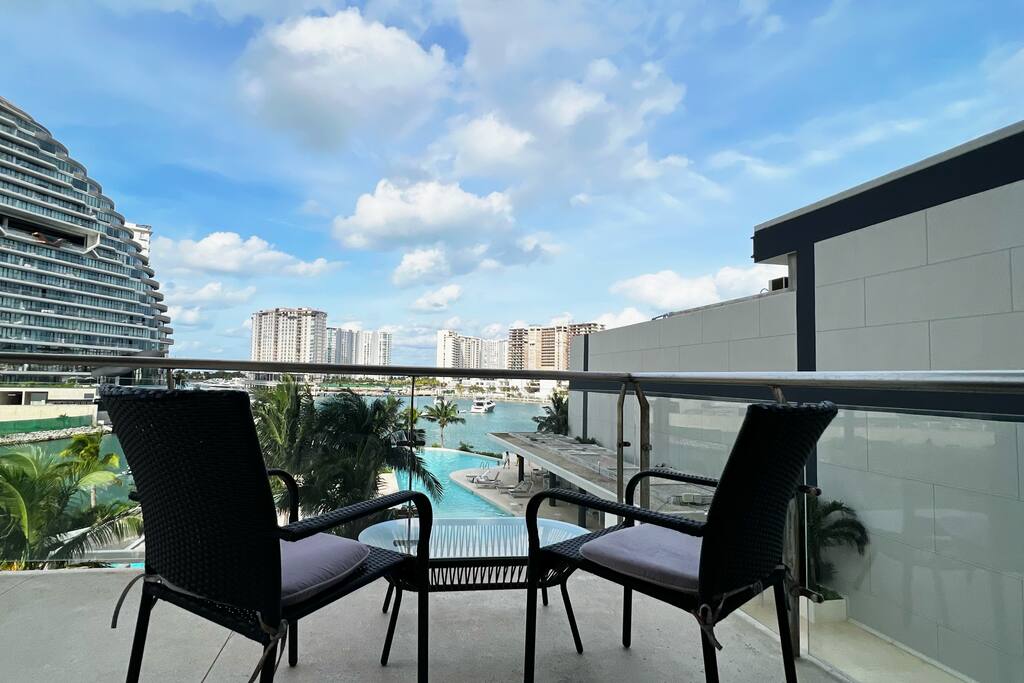 TOP/Million Dollar Views/Terrace/Balcony/2BR/HZ