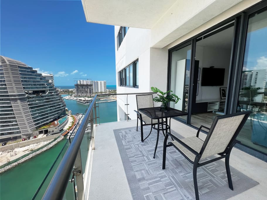 TOP/1BR/Luxury Condo/Ocean, Marina, Canal Views/HZ