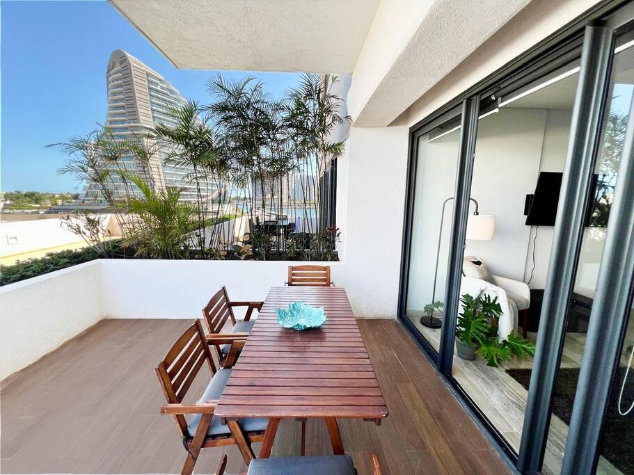TOP/1BR/Contemporary Condo/Huge Terrace/Gym/HZ