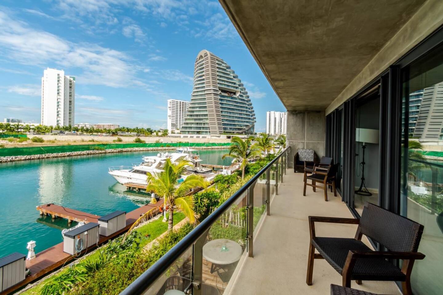 TOP/2BR/Vistas al canal y yates/Todas las habitaciones/Beach Club