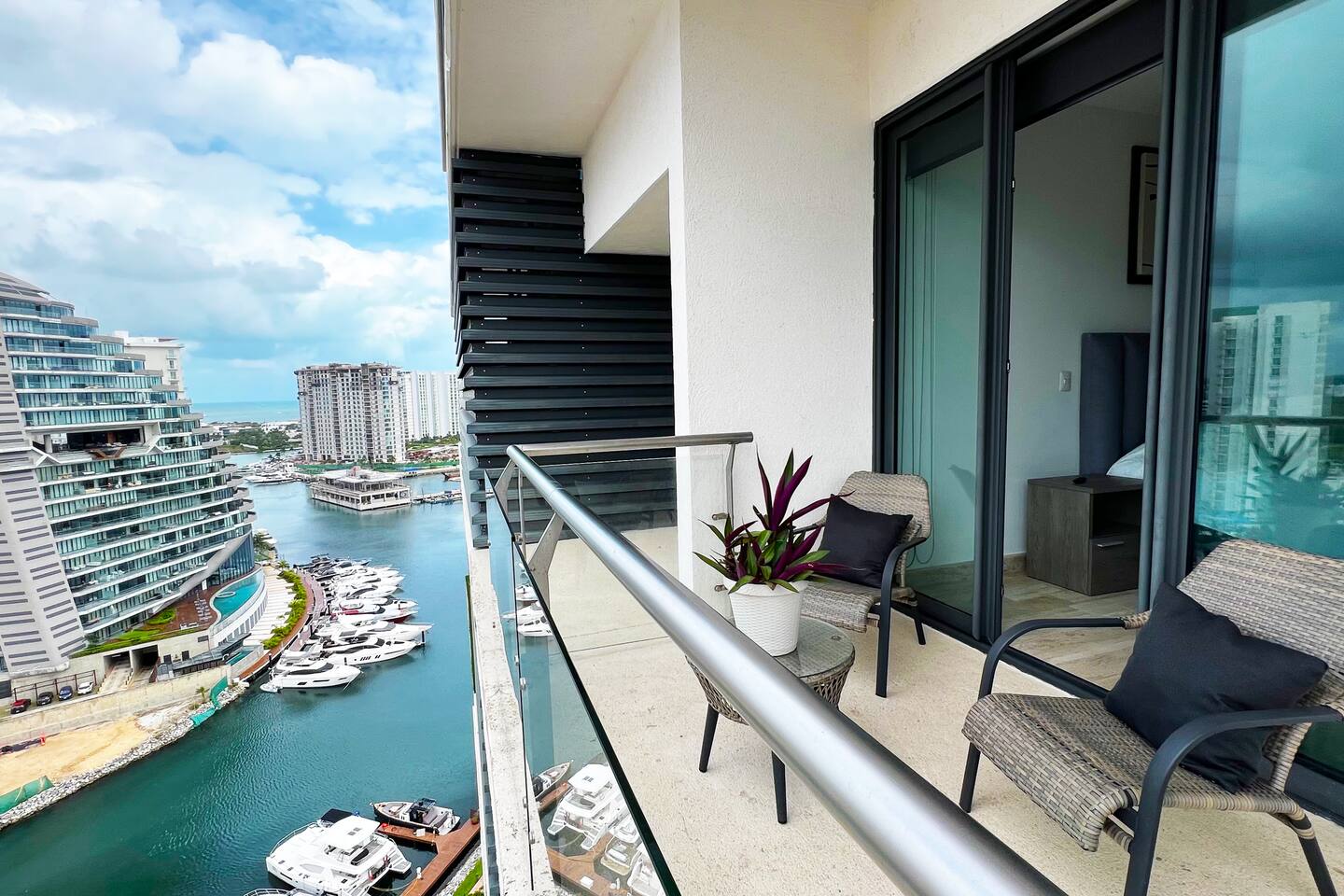 TOP/1BR/Condo de lujo/Vistas al mar/Balcón/Gimnasio/HZ