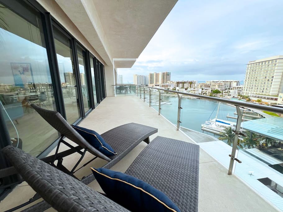 TOP/2BR/Ocean Views from Every Room/Balcony/Gym