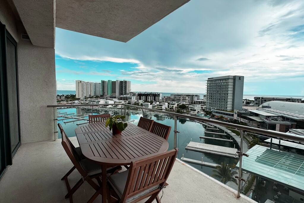 TOP/2BR/Home Away From Home/Ocean views/Balcony/HZ