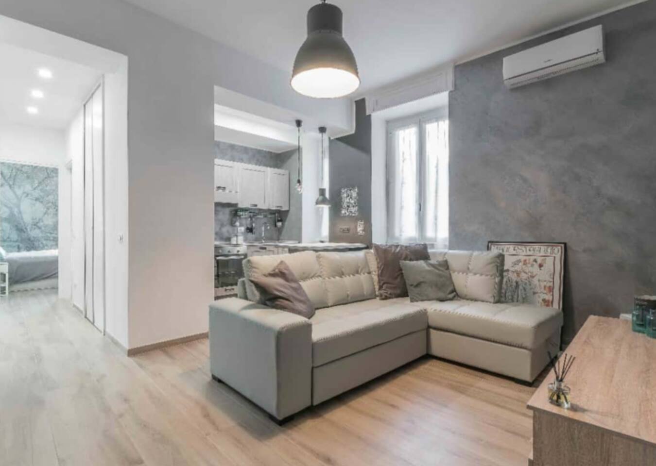 Bright & Cozy Apartment by Sonno Homes