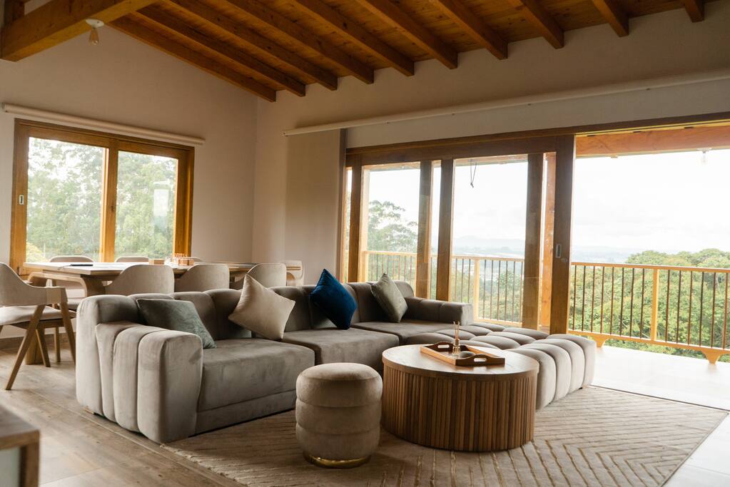 Design-inspired country home!