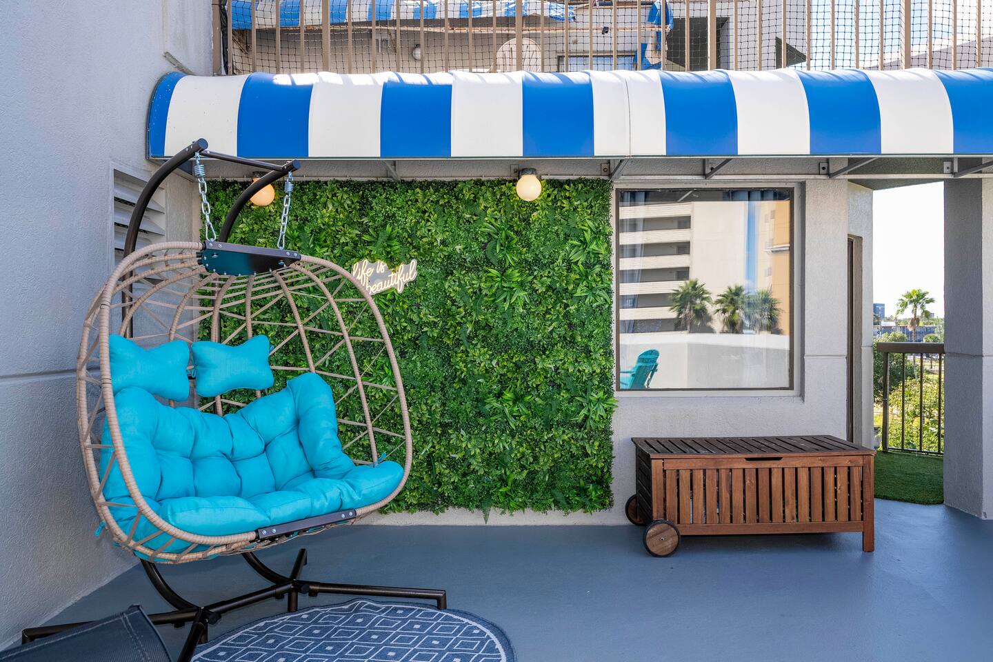 Studio with Private Terrace and Volcano Bay View Near Epic Universe