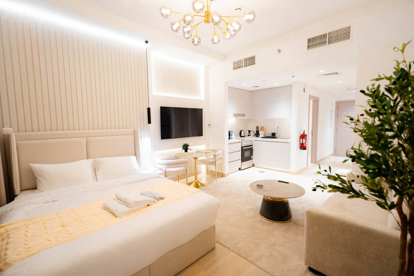 Chic Studio Walk to F1 Circuit & Attractions