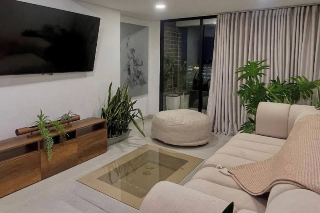 Modern 1BD with Views in Envigado by Sonno Homes